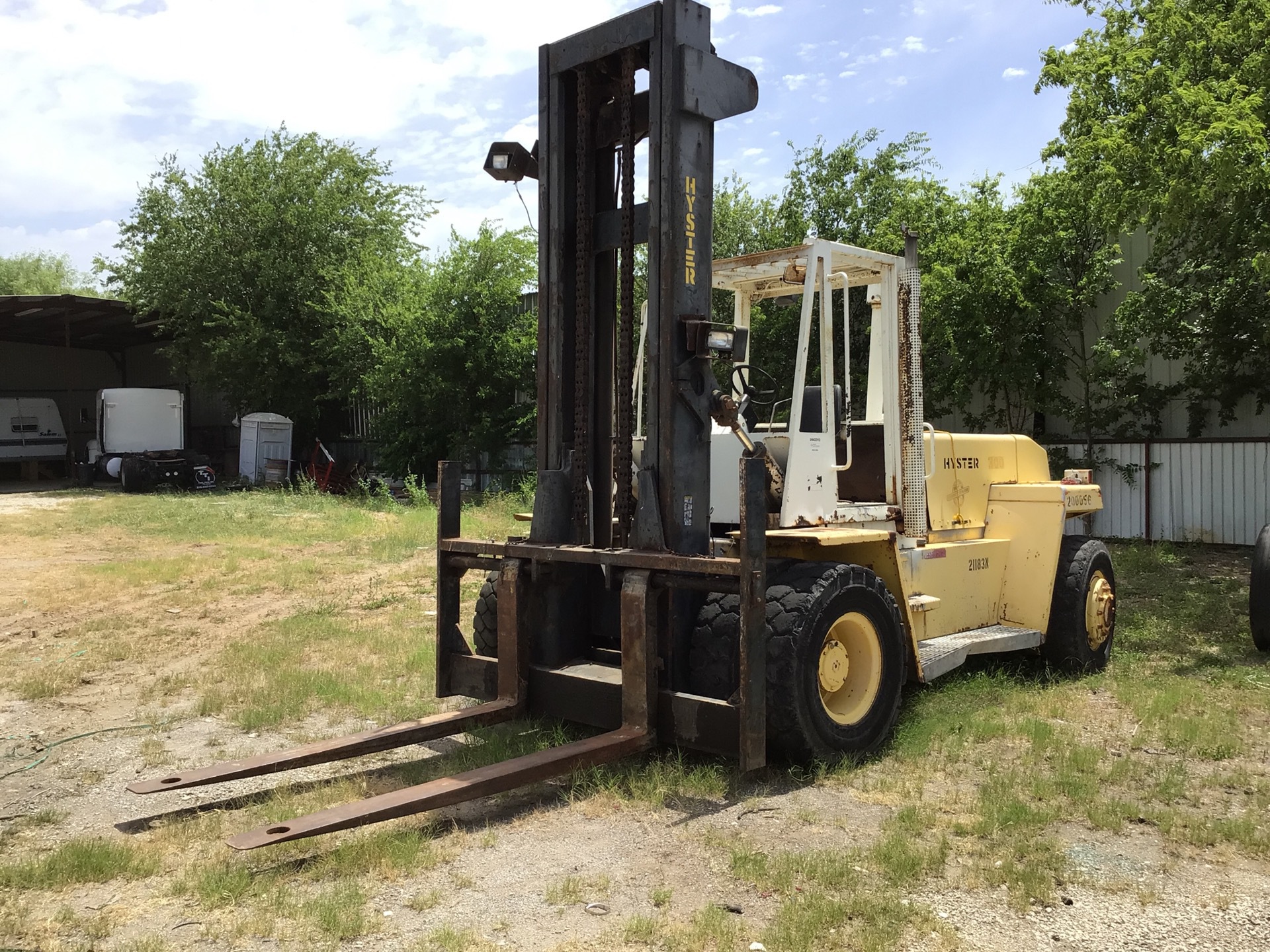 2000 Hyster H300XL 27750 lb Cushion Tire Forklift