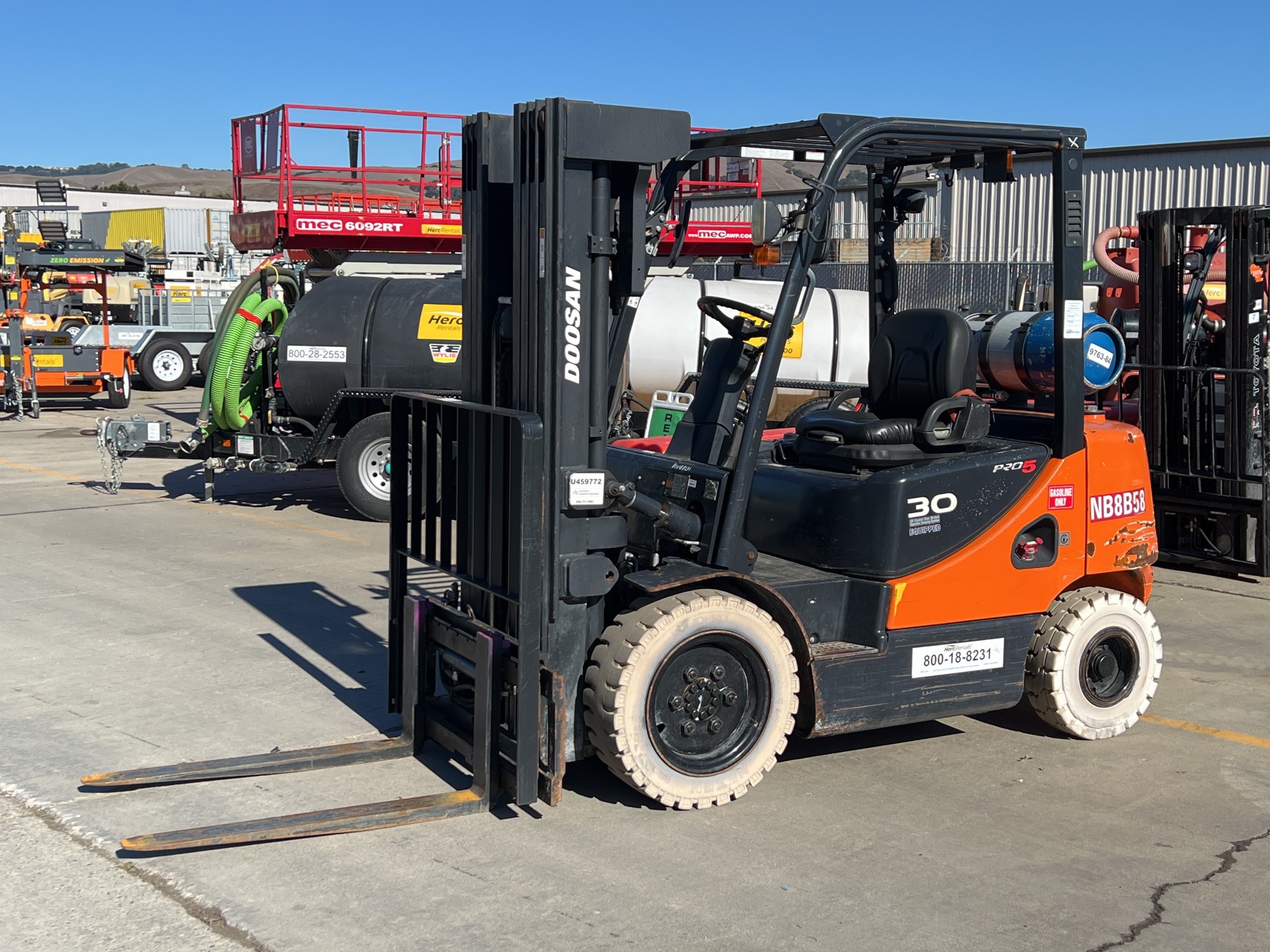 2017 Doosan G30E3-5 4500 lb Pneumatic Tire Forklift