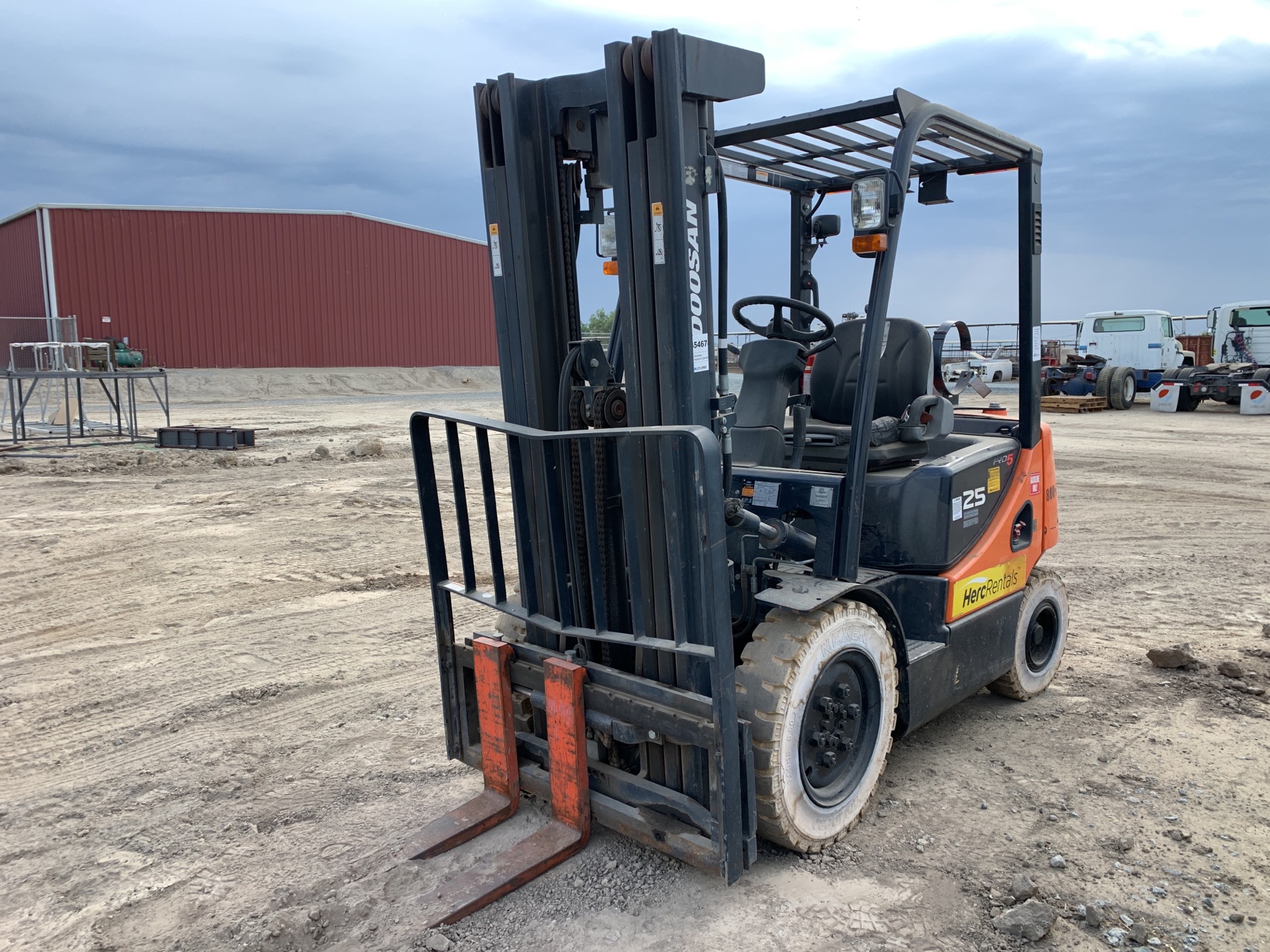 2017 Doosan G25P-5 4600 lb Pneumatic Tire Forklift