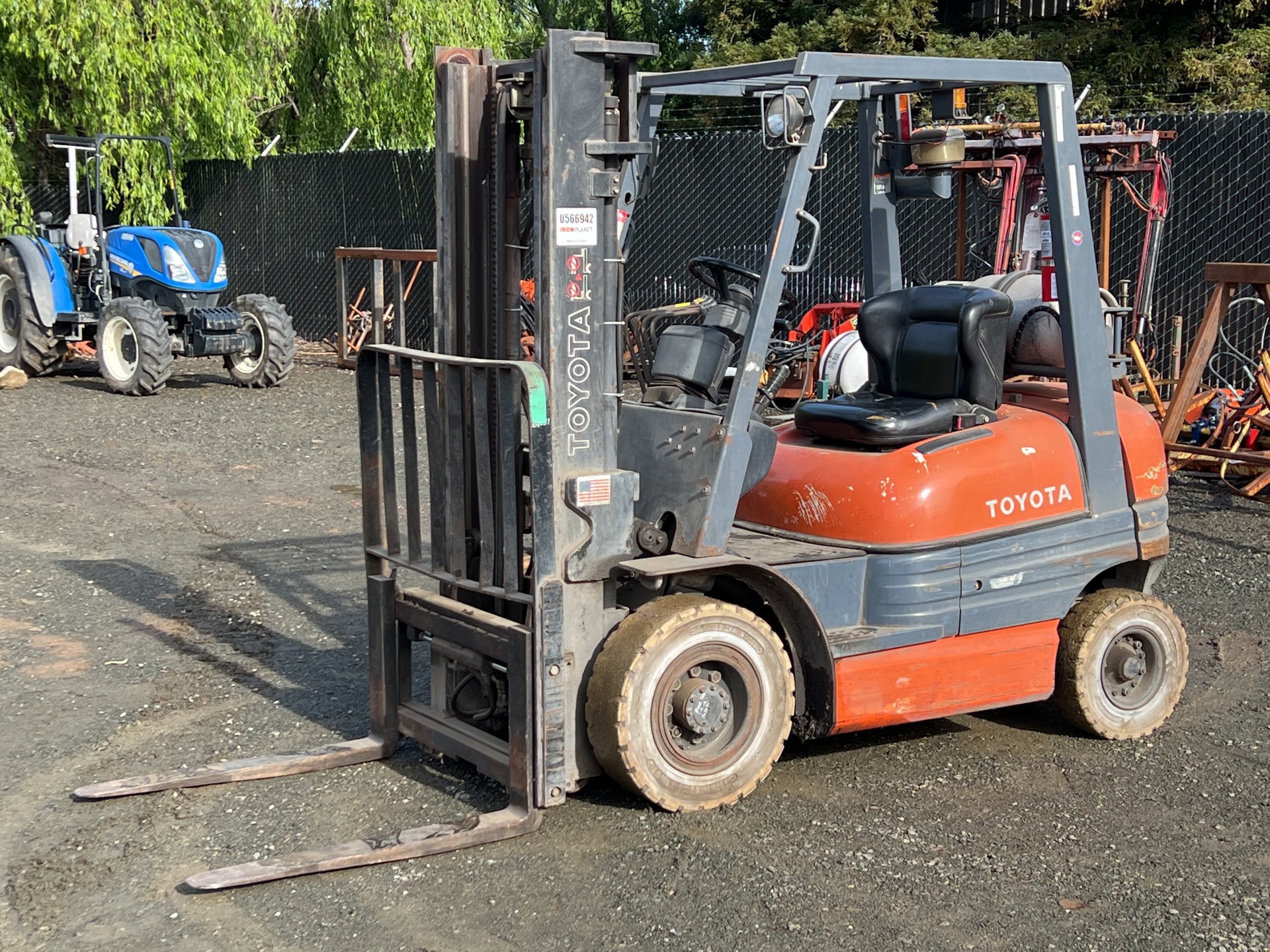 1997 Toyota 42-6FGU20 4050 lb Pneumatic Tire Forklift