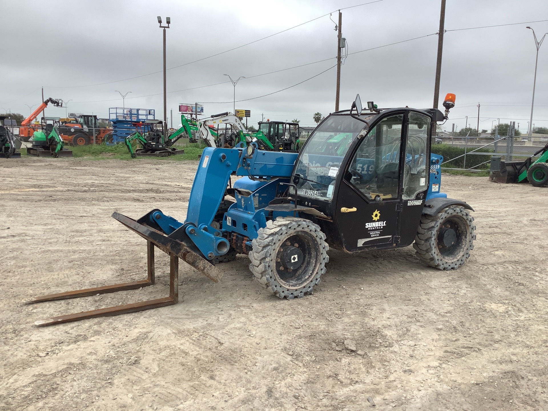 2017 Genie GTH-5519 Telehandler